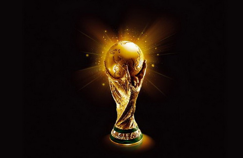 达成巴萨一线队百场里程碑，费尔明获赠纪念球衣（费尔明达成巴萨一线队第100场，获赠纪念球衣）