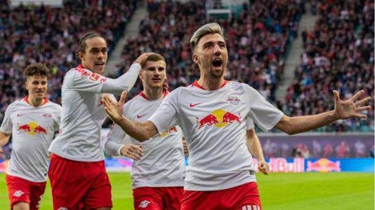 塔图姆单节爆砍20分率绿军大胜（塔图姆单节轰下20分带领绿军大胜）