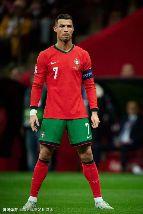 欧冠积分榜：阿森纳继续全胜领跑，拜仁3分之差位列第二（欧冠排名：阿森纳豪取连胜居首，拜仁落后3分暂列次席）