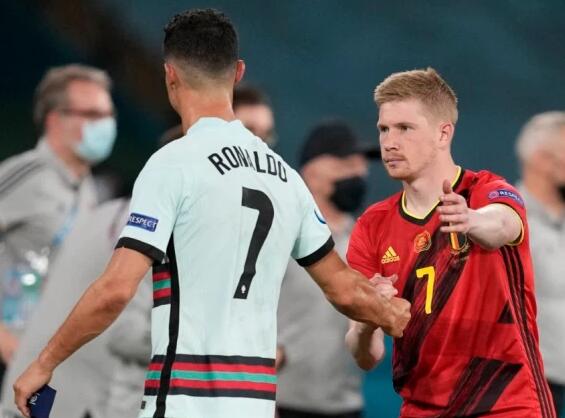 足坛一些球员会不会是有其他副业……？（足坛是否有球员身兼副业？）