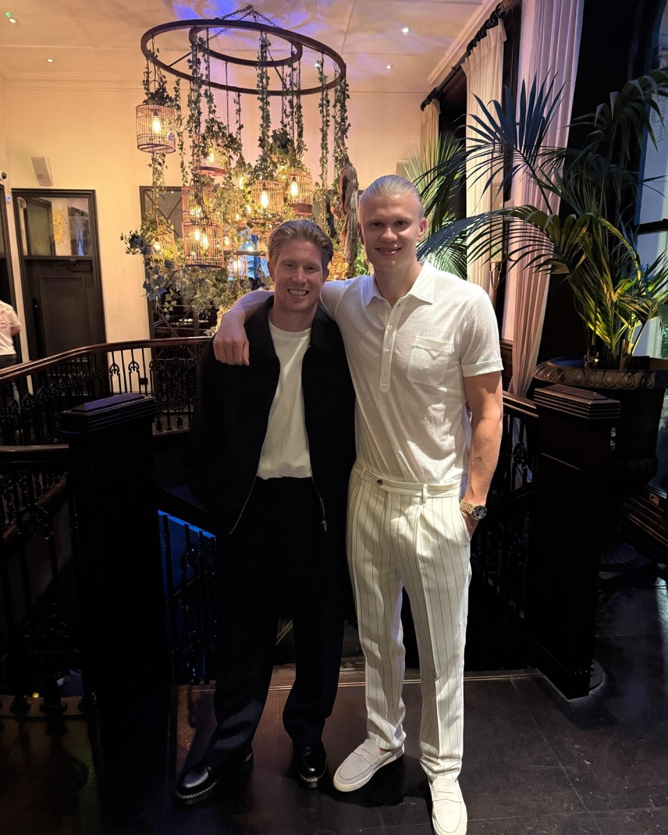 王楚钦苦战3局，1-2不敌弗朗西斯卡！国乒暂时6-3领先德国队（鏖战三局，王楚钦1-2憾负弗朗西斯卡，国乒暂以6-3领先德国队）